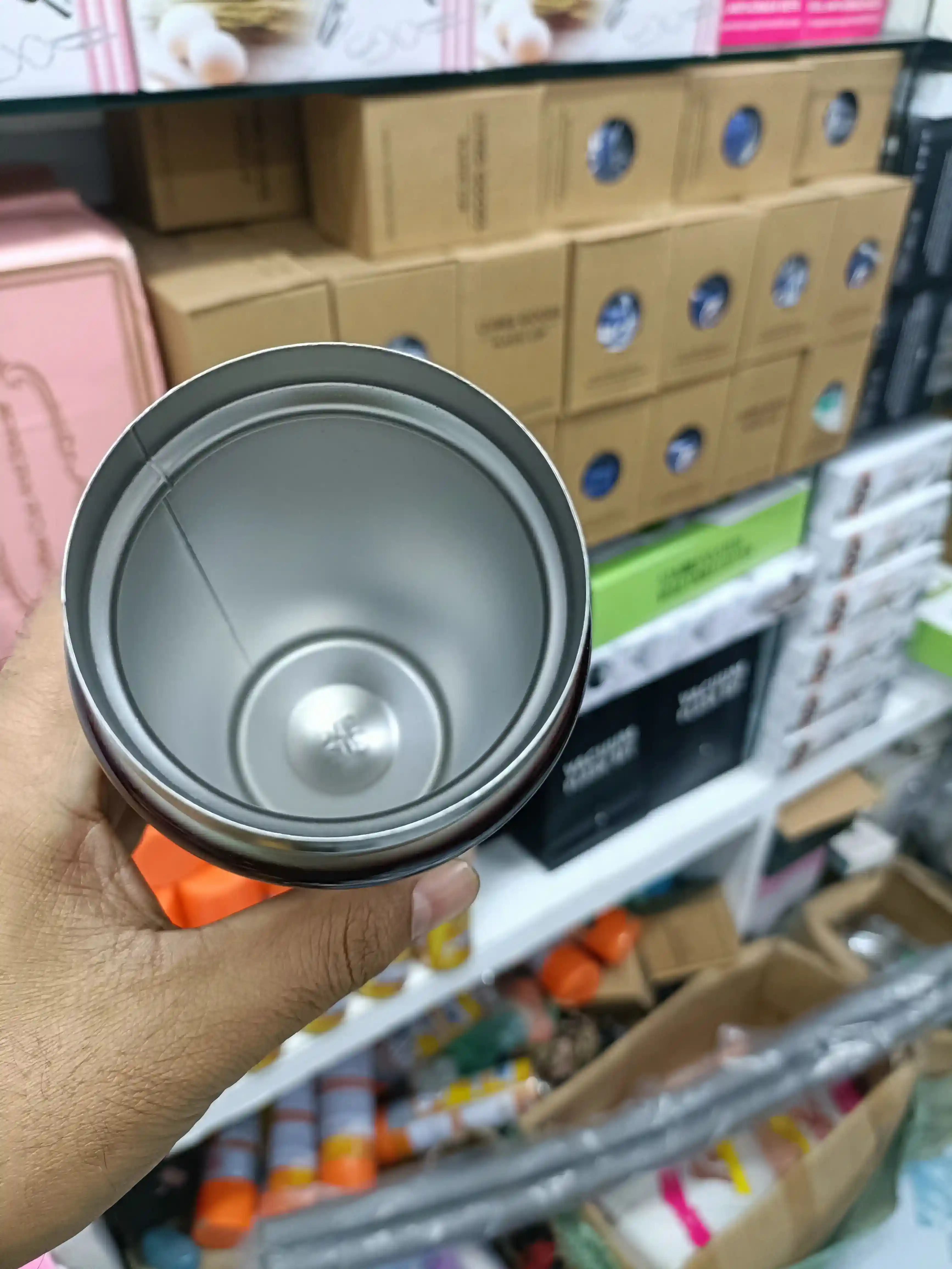 Vaccum insulation cup